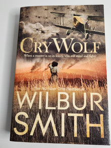 Cry Wolf - Wilbur Smith