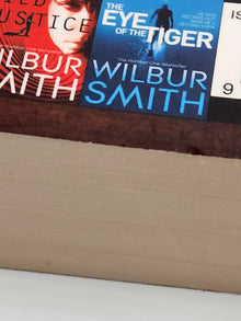 Cry Wolf - Wilbur Smith