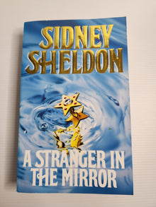 A Stranger in the Mirror - Sidney Sheldon