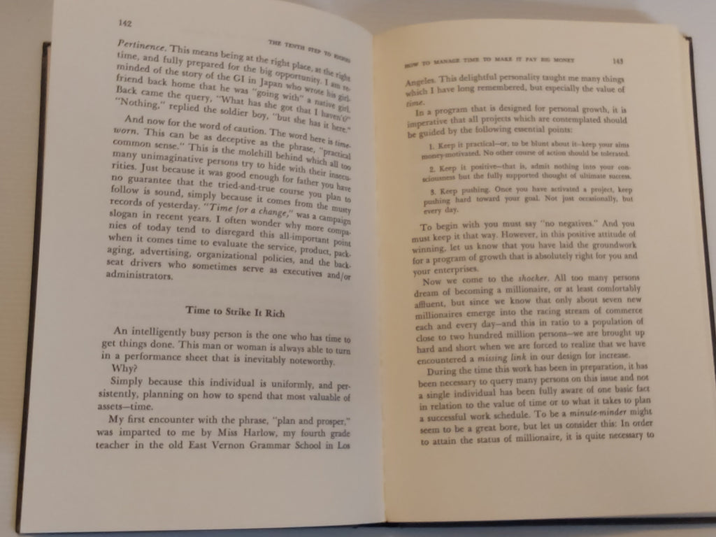 How to Think Like a Millionaire and Get Rich - Howard E. Hill