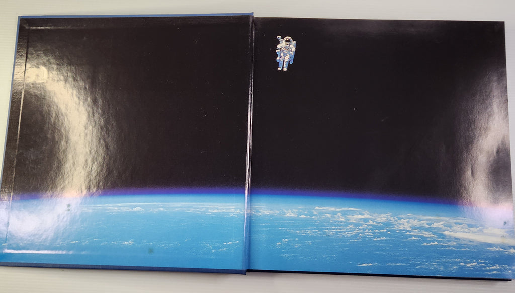 Entering Space; An Astronaut's Odyssey - Joseph P. Allen & Russell Martin