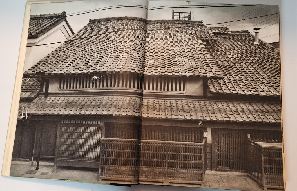 The Essential Japanese House; Craftsmanship, function, and style in town and country - Teiji Itoh