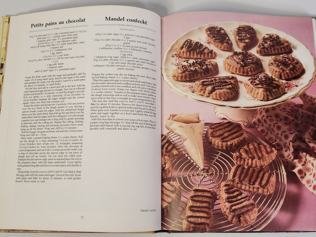 Chocolate Lover's Cookbook - Audrey Ellis