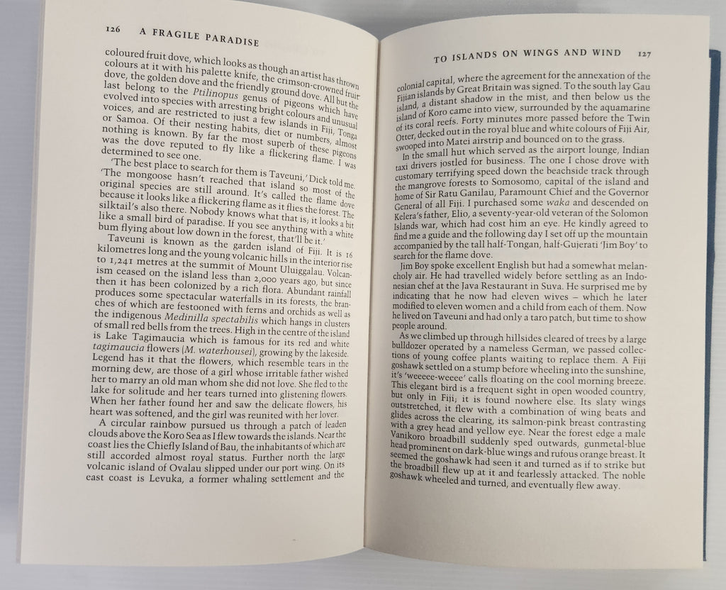 A Fragile Paradise; Nature and Man in the Pacific - Andrew Mitchell