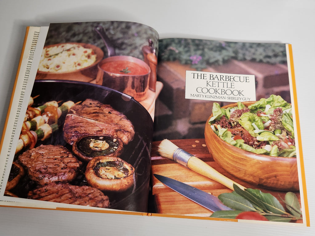 The Barbecue Kettle Cookbook - Marty Klinzman & Shirley Guy