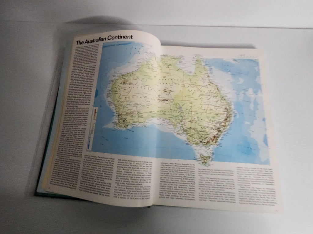 Philips' Illustrated Atlas of Australia - Colin Green & Colin Critchell (Eds.)